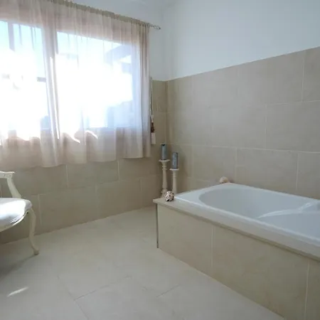 Casa Los Mojones Dos - 4 Bedroom - Great Pool Area - Perfect For Families - Jacuzzi Vila *