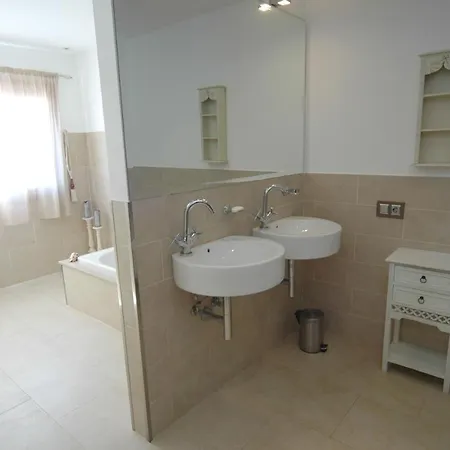 Вілла Casa Los Mojones Dos - 4 Bedroom - Great Pool Area - Perfect For Families - Jacuzzi *