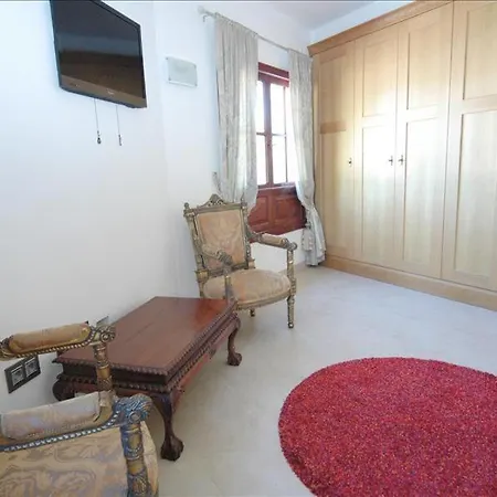 Casa Los Mojones Dos - 4 Bedroom - Great Pool Area - Perfect For Families - Jacuzzi * Puerto del Carmen (Lanzarote)