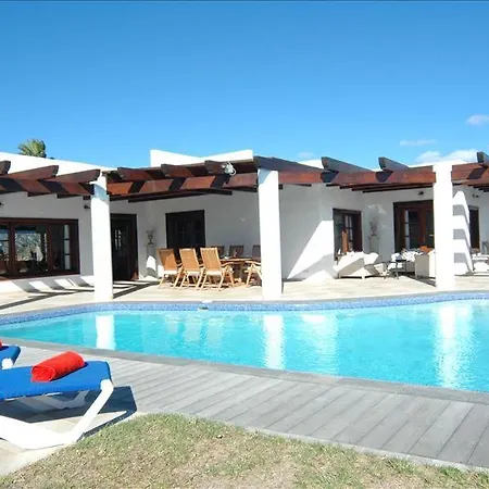Casa Los Mojones Dos - 4 Bedroom - Great Pool Area - Perfect For Families - Jacuzzi Villa *